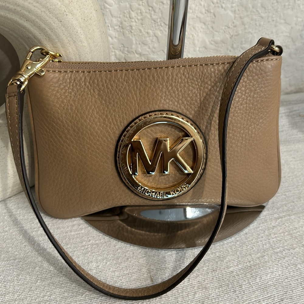 Michael Kors wristlet